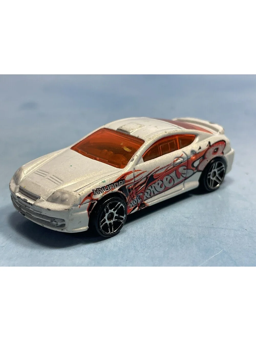 Hot Wheels loose Hyundai Tiburon white #188